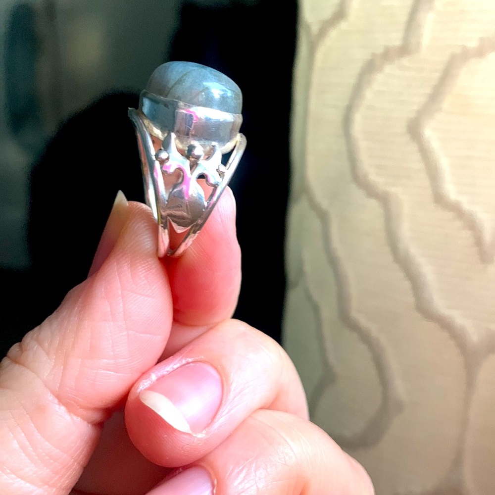 Labradorite Ring - Picture 2 of 3